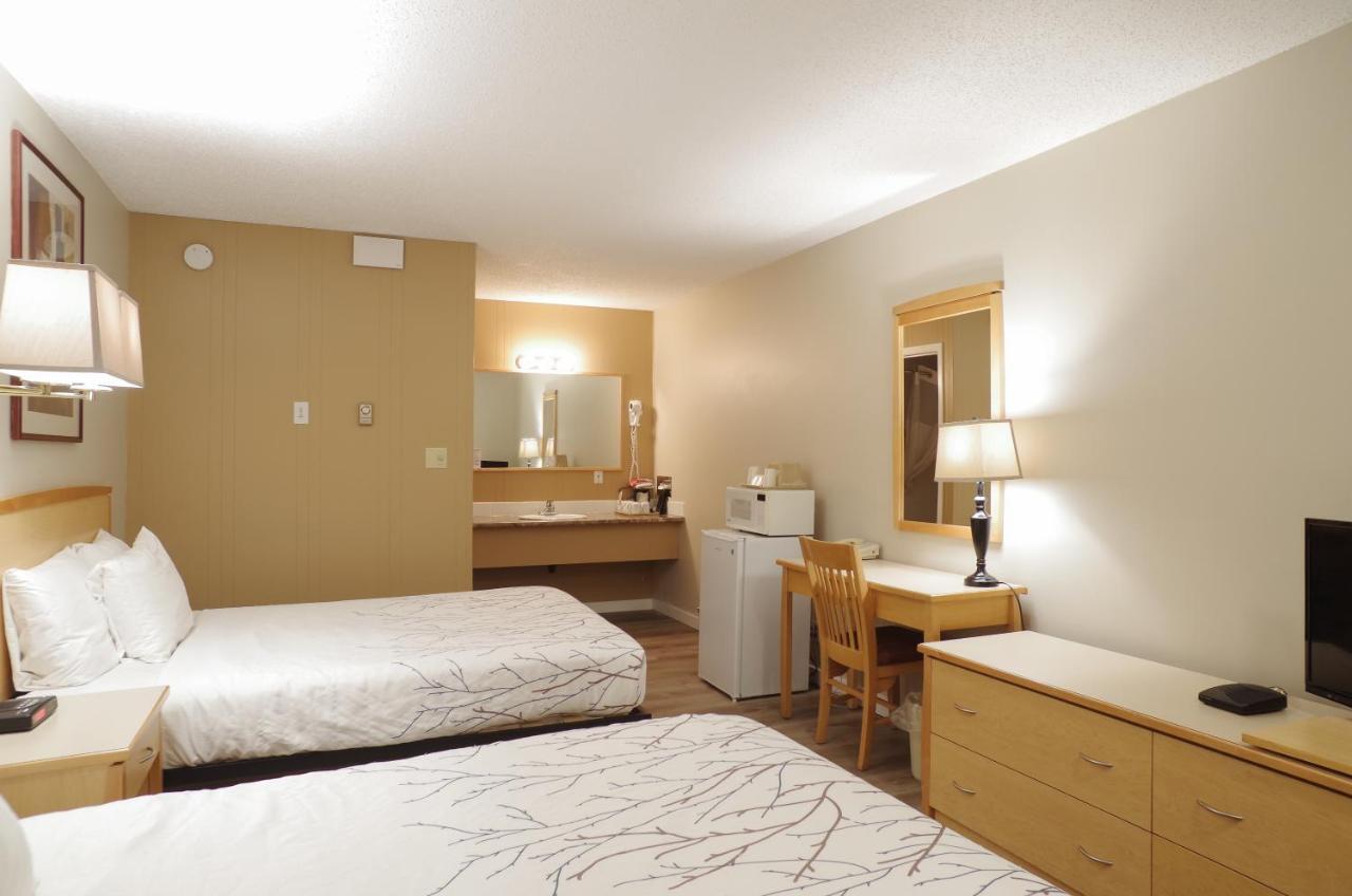 Canadas Best Value Inn And Suites Fernie Exterior photo